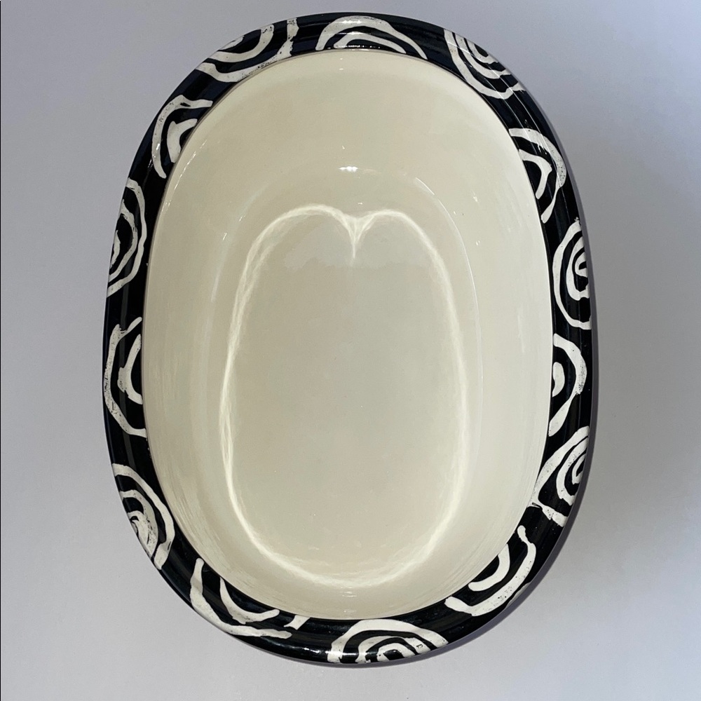 Droll Designs Colorful Ceramic Casserole Dish with Lid - Picture 5 of 6